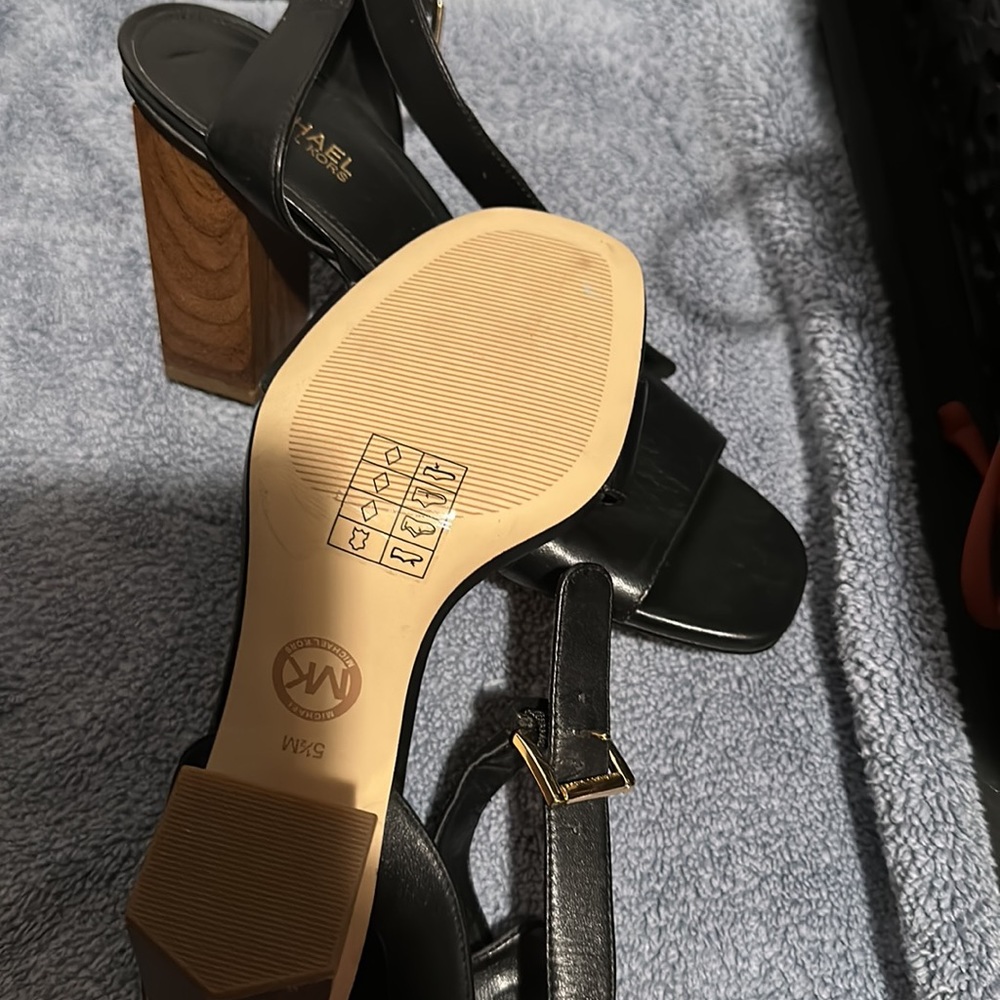 Never worn - Picture 3 of 3